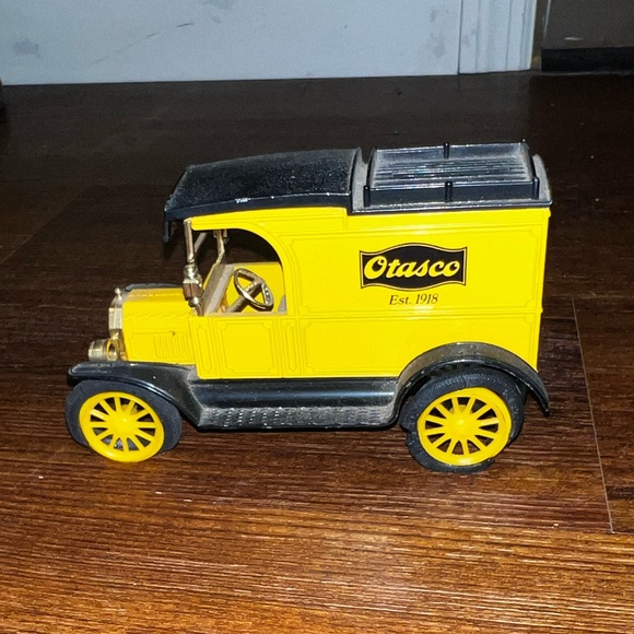 Otasco Replica 1918 Coin Bank Ford Model Truck Vintage Collectable - Picture 7 of 13